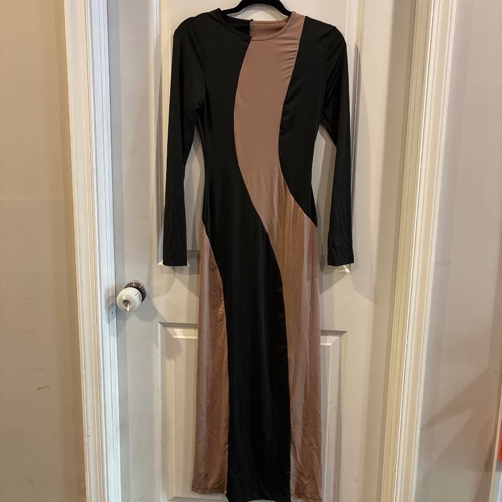 Commense long sleeve gown